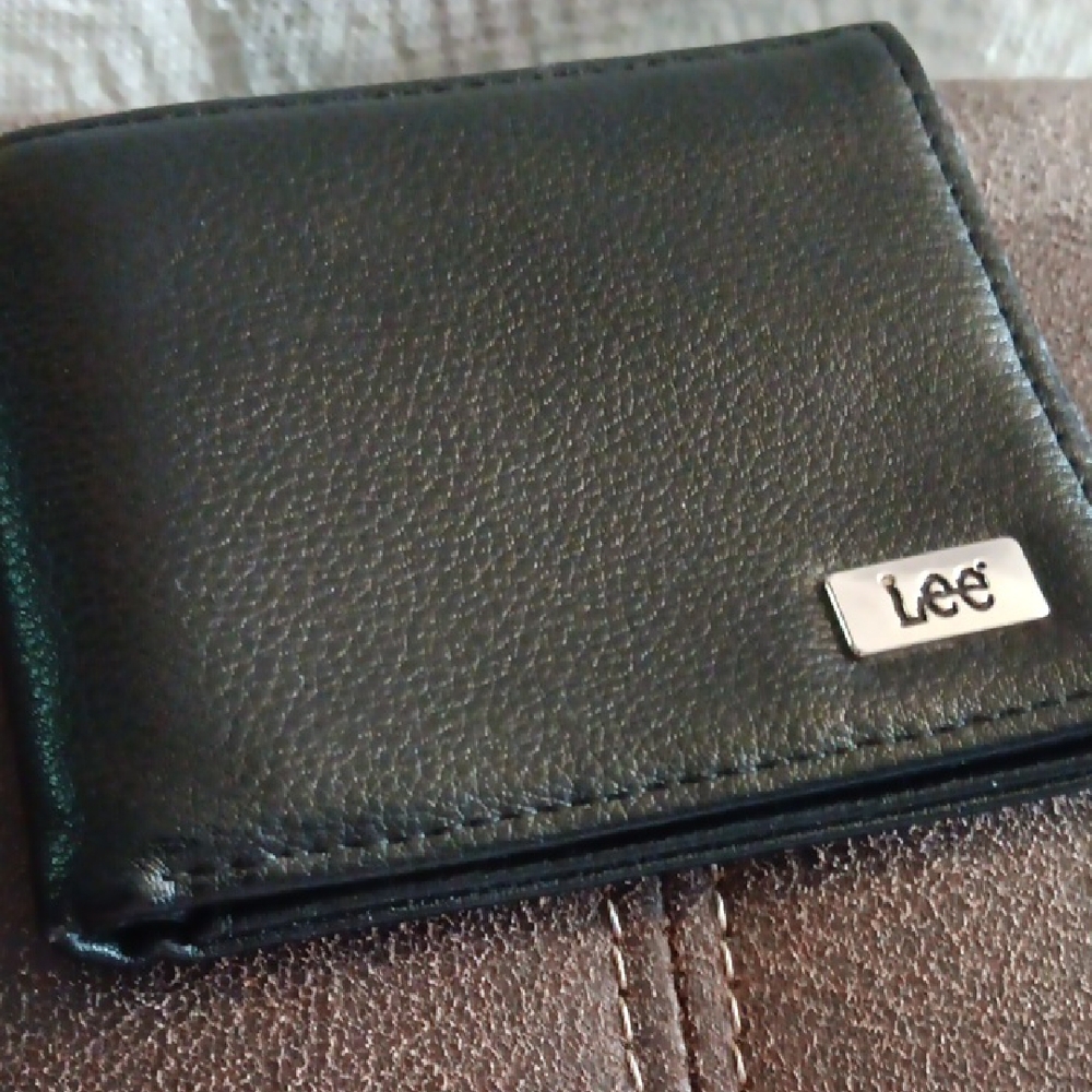 Lee Premium Black Leather